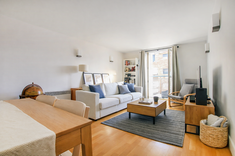 2 bedroom apartment to rent, Colefax Building, Plumbers Row, London, E1