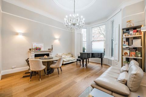 3 bedroom flat to rent, Cromwell Road, London SW5