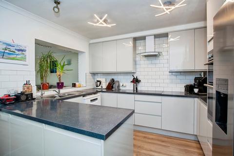3 bedroom end of terrace house for sale, Forest Road, Windsor, Berkshire, SL4