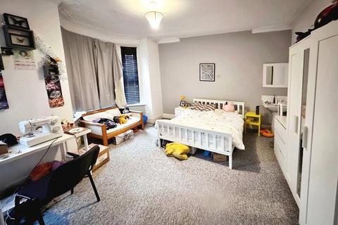 6 bedroom house to rent, Shakespeare Avenue, Hampshire SO17