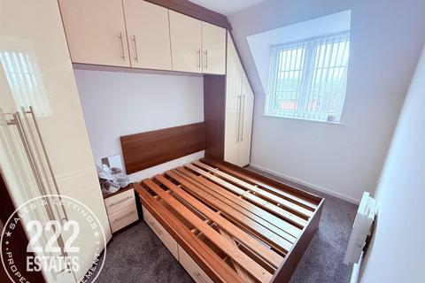 2 bedroom apartment to rent, Greenings Court, Warrington