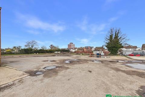 Land to rent - Plot 1, Ampthill Rd Bedford MK42 9JJ