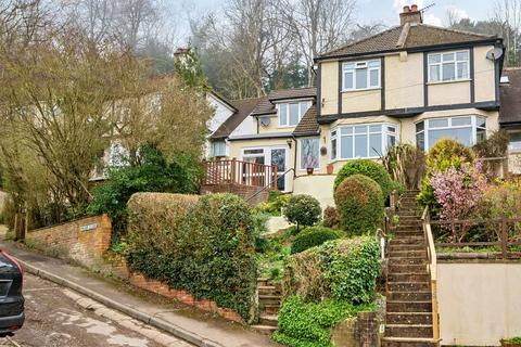 Milner Close, Caterham CR3