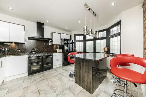 3 bedroom house to rent, Ashbourne Road, Tooting CR4