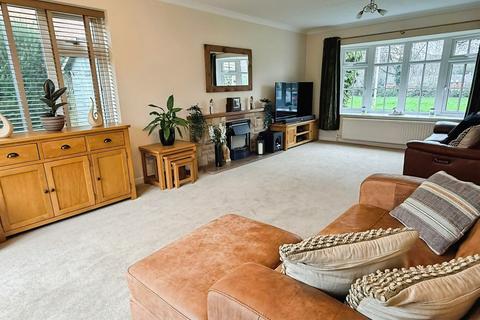 4 bedroom detached house for sale, Church Road, Evington, Leicester, LE5