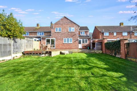 4 bedroom end of terrace house for sale, The Close, Eckington, Worcestershire