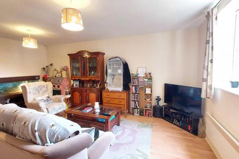 2 bedroom flat to rent, The Pollards, Bourne, PE10
