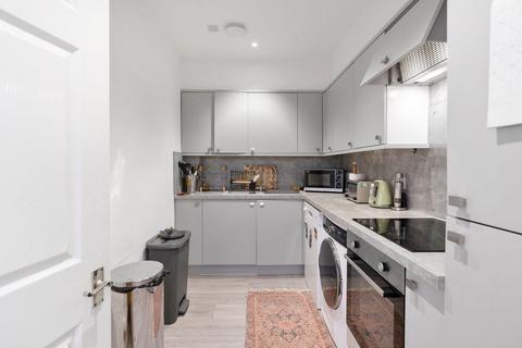 2 bedroom flat to rent, 252T Roseburn Place, Edinburgh, EH12 5NL