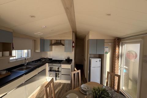 3 bedroom static caravan for sale, Walton Avenue, Felixstowe IP11