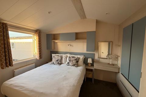 3 bedroom static caravan for sale, Walton Avenue, Felixstowe IP11