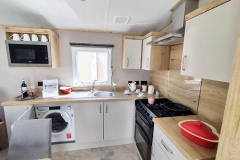 3 bedroom static caravan for sale, Walton Avenue, Felixstowe IP11