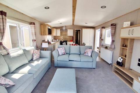 3 bedroom static caravan for sale, Walton Avenue, Felixstowe IP11