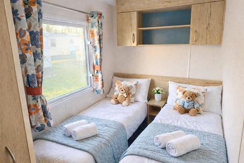 undefined, Carlton IP17