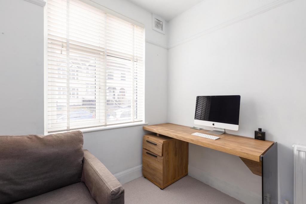 21 Westleigh Park, BS14 9 TJ-4.jpg