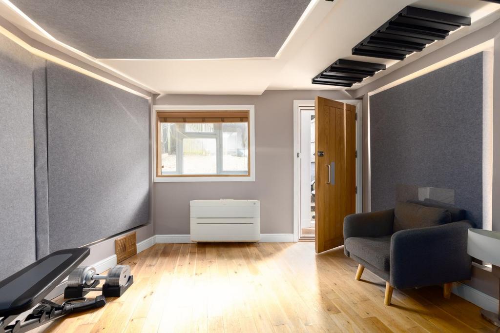 21 Westleigh Park, BS14 9 TJ-26.jpg
