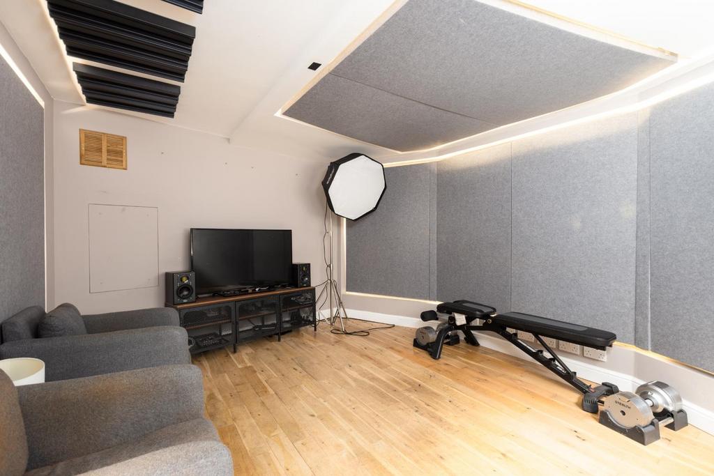 21 Westleigh Park, BS14 9 TJ-25.jpg