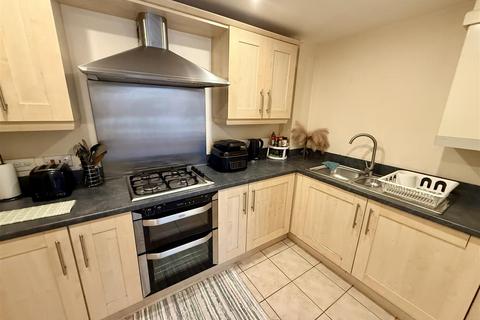 2 bedroom apartment to rent, Harrington Croft, West Bromwich