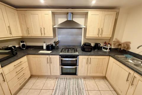 2 bedroom apartment to rent, Harrington Croft, West Bromwich