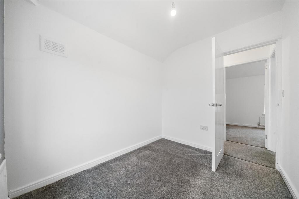Bedroom 3a.jpg