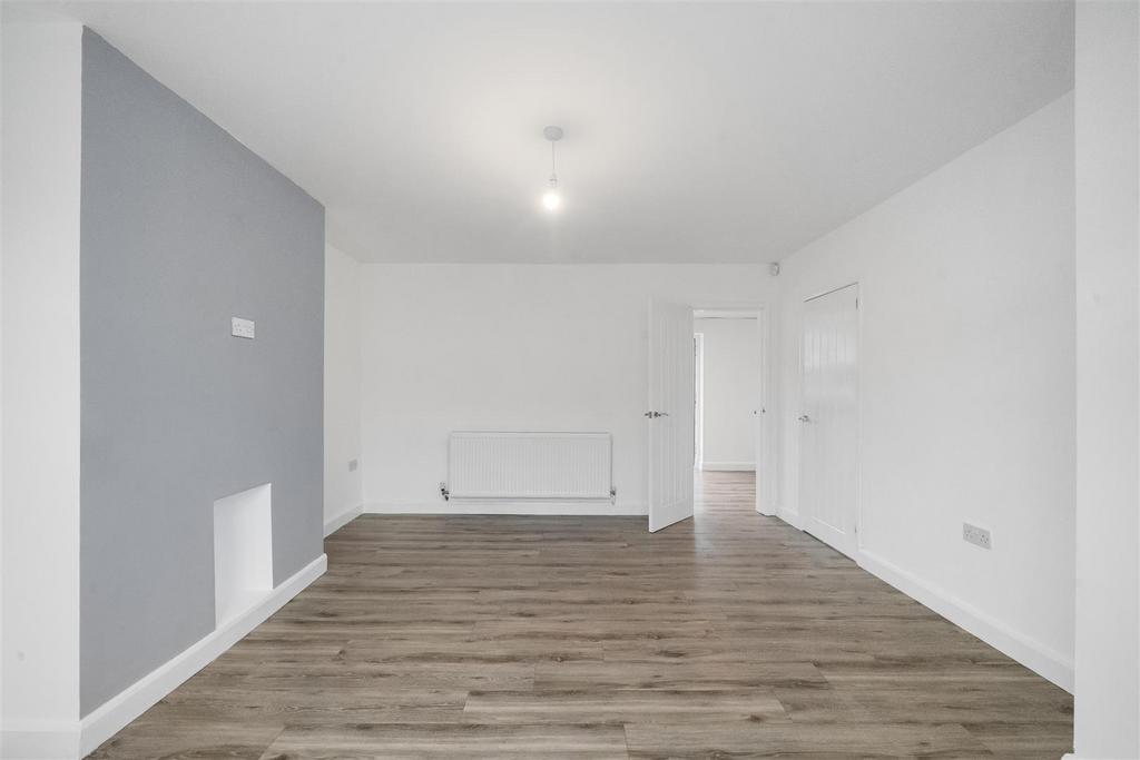 Living Room3.jpg