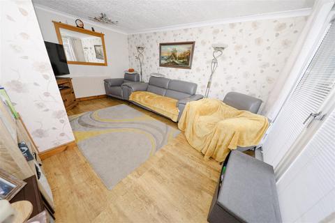 3 bedroom terraced house for sale, Minto Crescent, Glenrothes