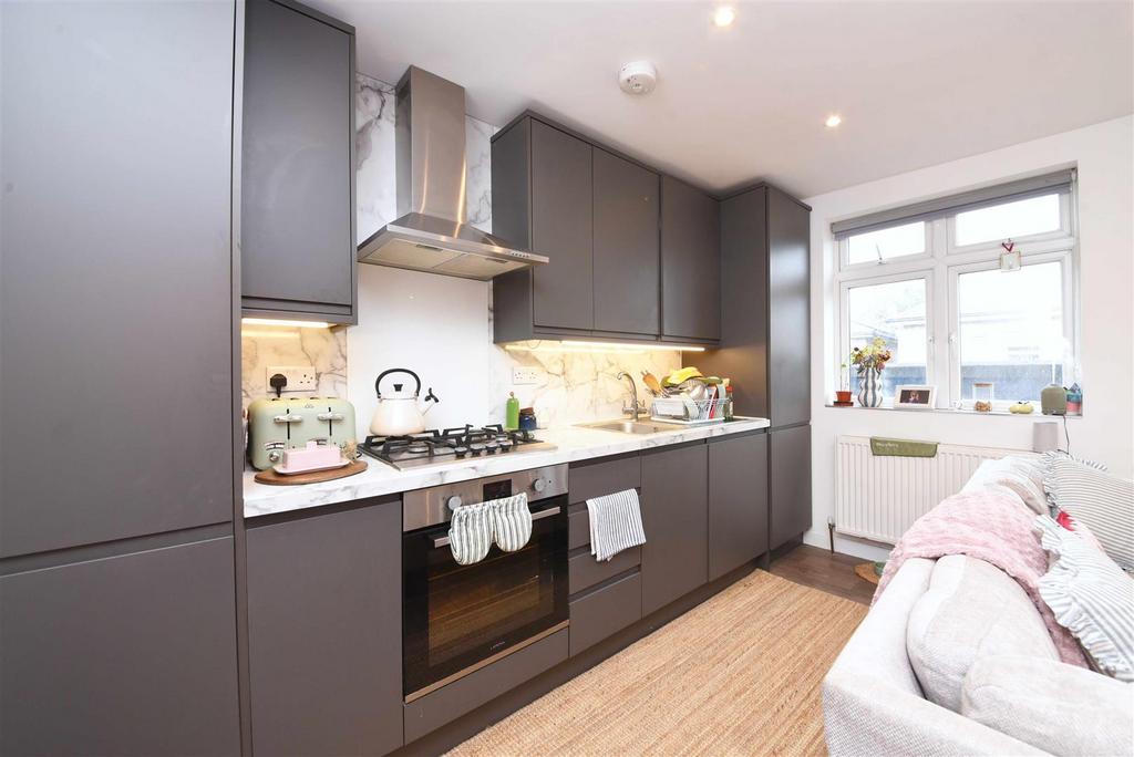 Archway Road Pic 9.jpg