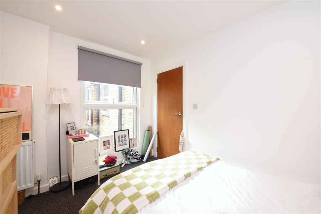 Archway Road Pic 3.jpg
