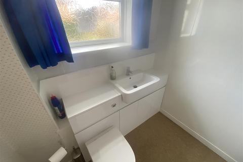 3 bedroom end of terrace house for sale, Dene View, Holywell