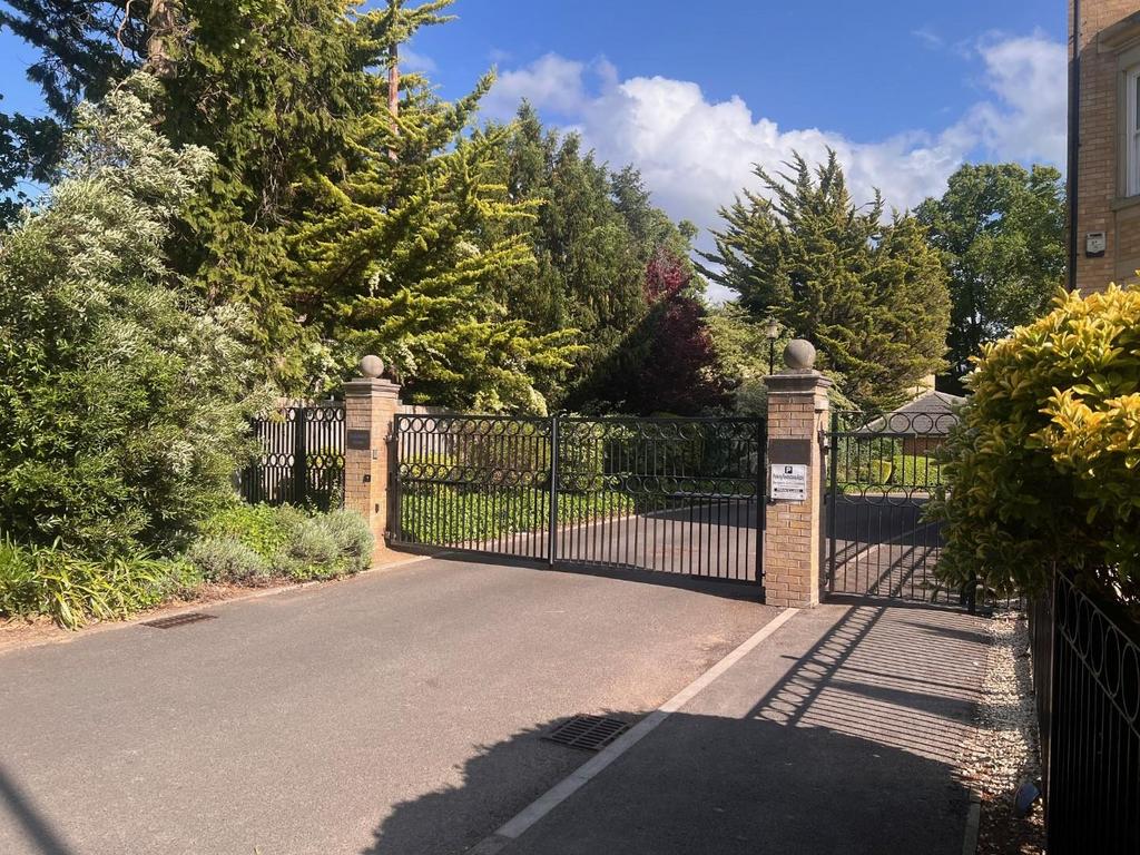 GATED ENTRANCE.jpg