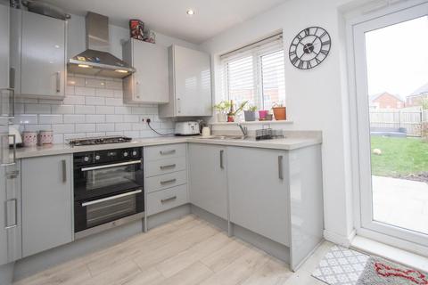 3 bedroom townhouse for sale, Parkinson Crescent, Sherburn Village, Durham
