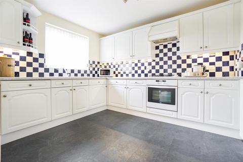 3 bedroom detached house for sale, Glasshouse Lane, New Whittington, Chesterfield, S43