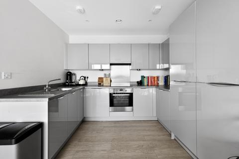 2 bedroom flat for sale, Colonnade Gardens, London, W3
