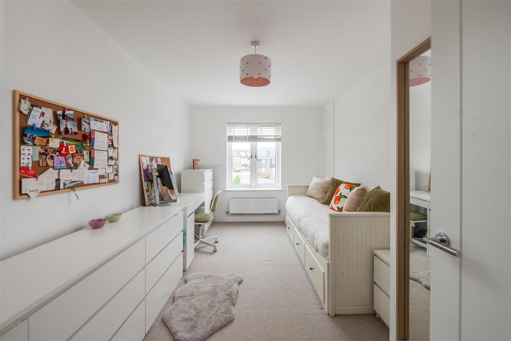 5 Brambling Court internals-6.jpg