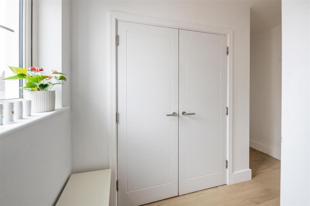 5 Brambling Court internals-5.jpg