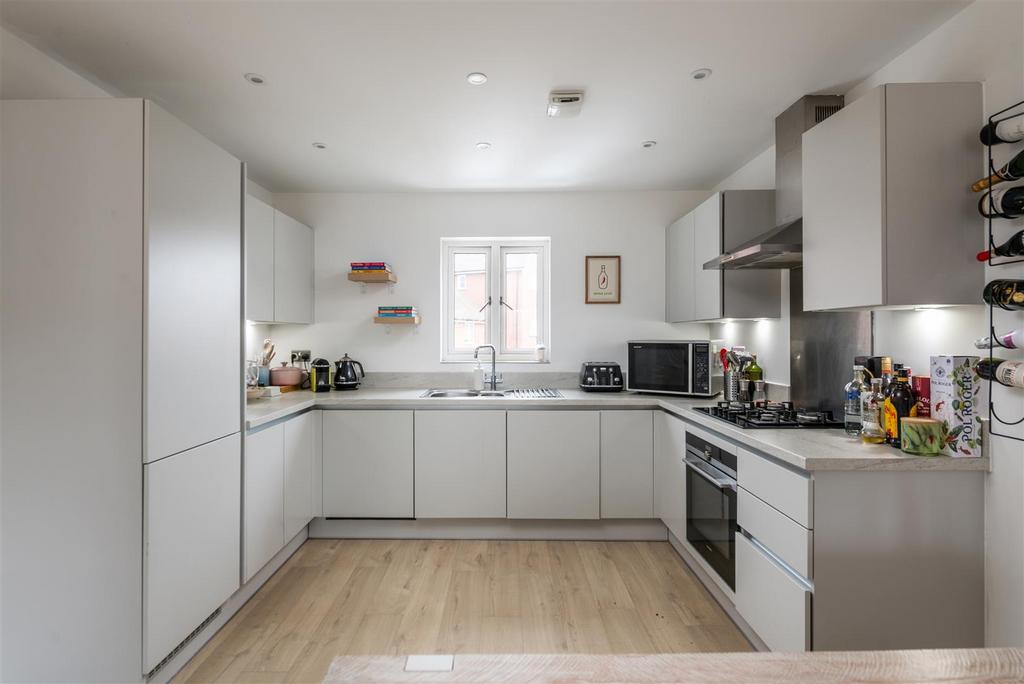 5 Brambling Court internals-12.jpg