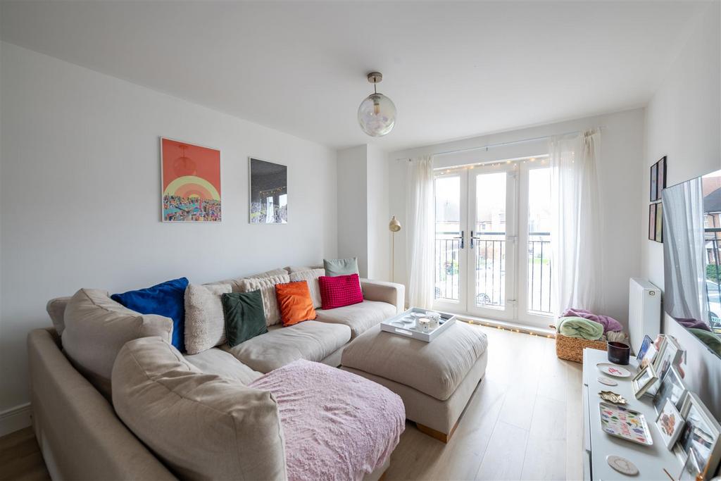 5 Brambling Court internals-9.jpg