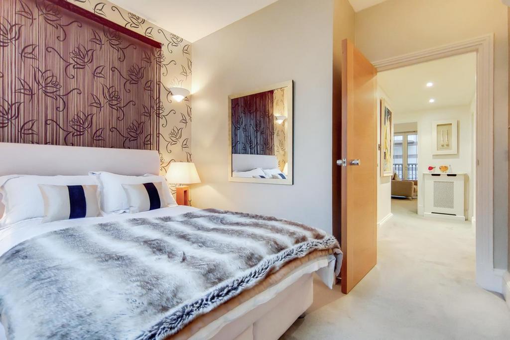 6 Bedroom 2-1.jpg