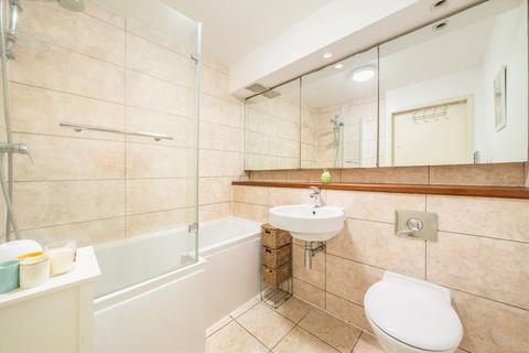 2 bedroom flat for sale, Clapham Road, London SW9