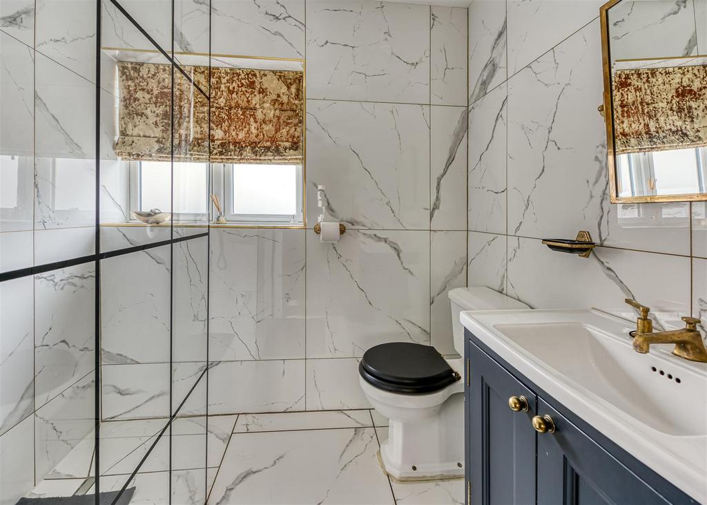 4 Mayfield Road-shower room.jpg