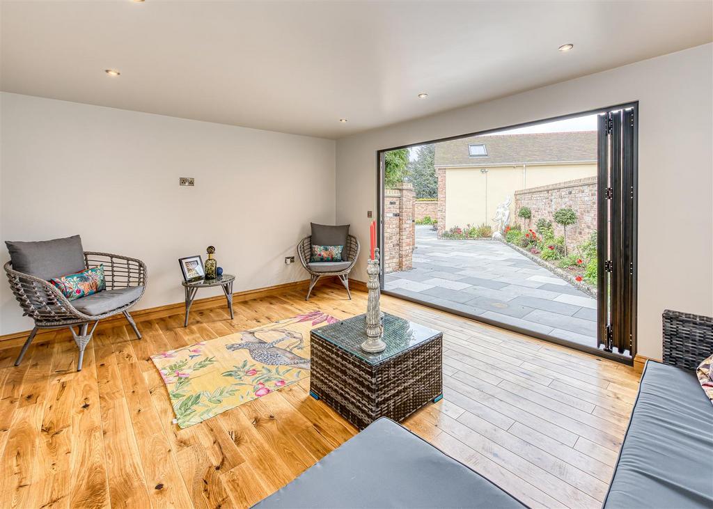 4 Mayfield Road-garden room2.jpg