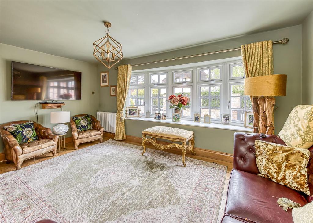 4 Mayfield Road-lounge2.jpg