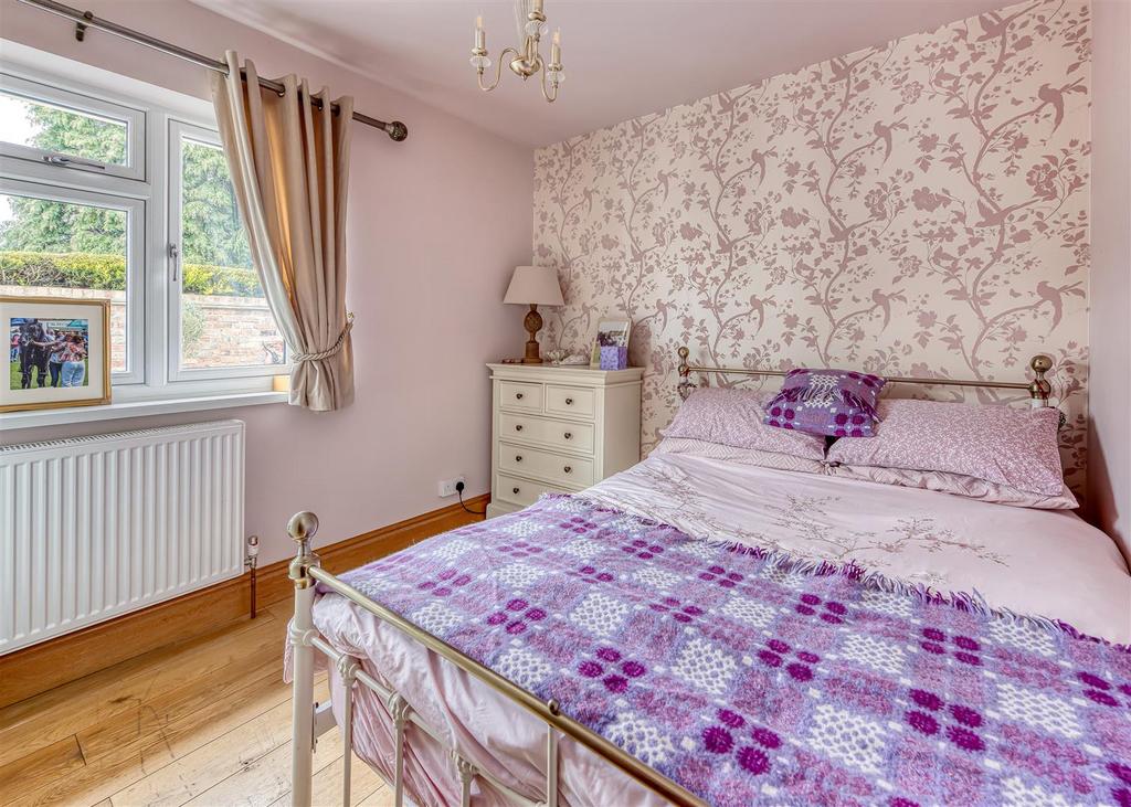 4 Mayfield Road-bed2.jpg