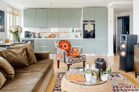 2 bedroom flat to rent, Esther Anne Place London N1