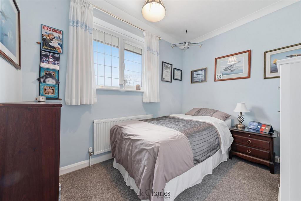 27 Croft Close.jpg