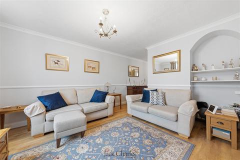 4 bedroom semi-detached house for sale, Croft Close, Tonbridge