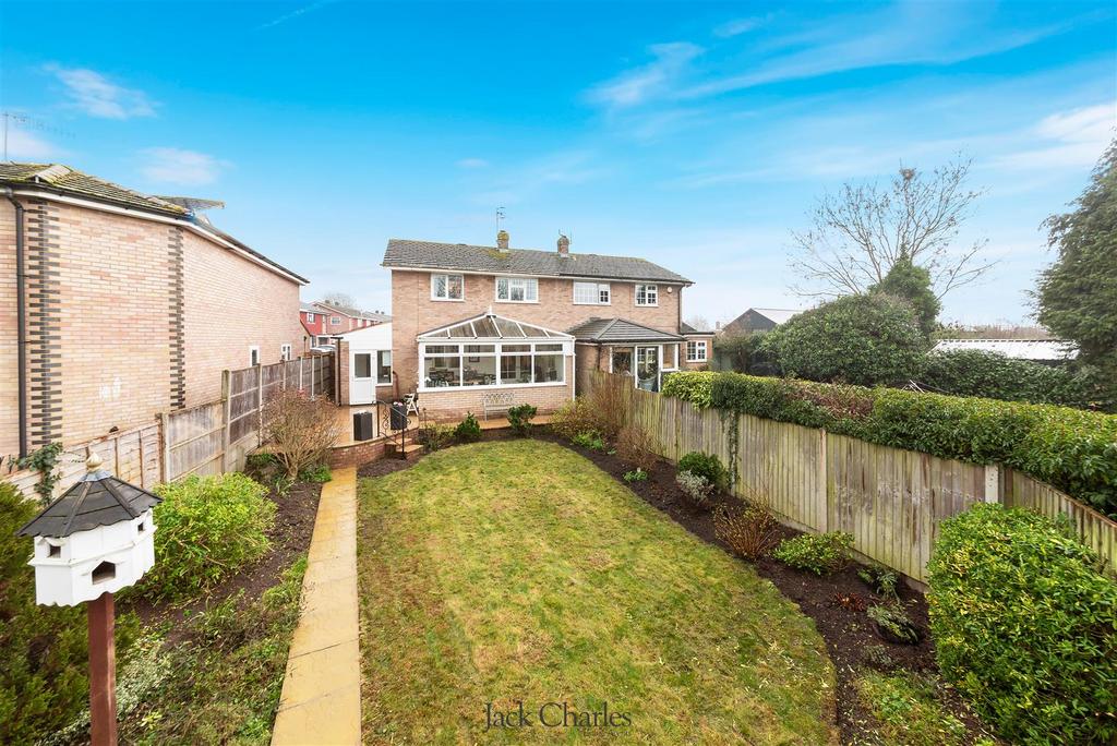 27 Croft Close-40.jpg