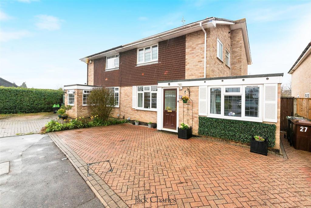 27 Croft Close-43.jpg