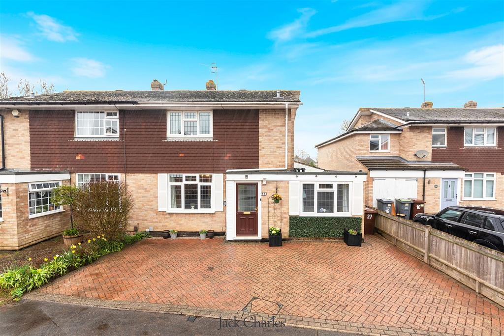 27 Croft Close-45.jpg