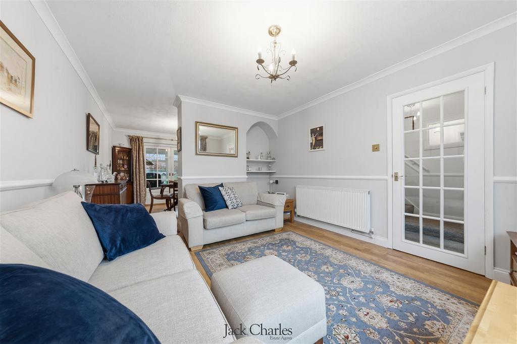 27 Croft Close-25.jpg