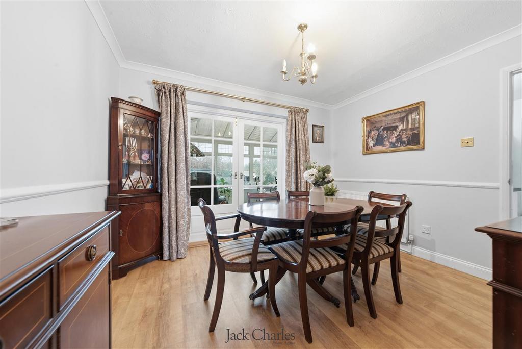 27 Croft Close-27.jpg